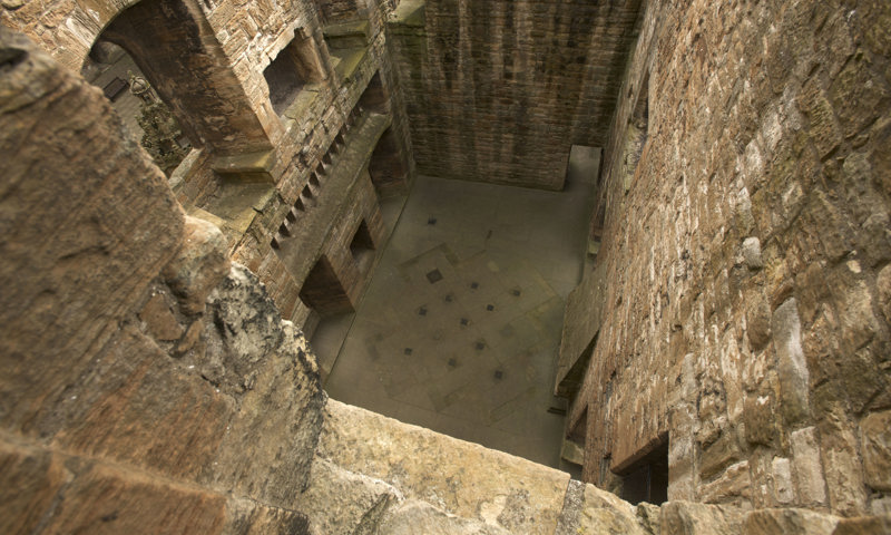 A view of an interior room at Linlithgow Palace.