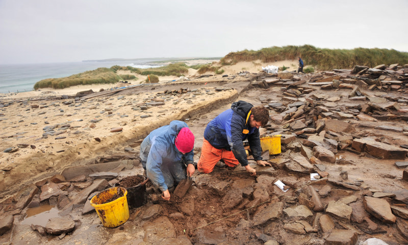 Archaeologists at work at the Links of Noltland.