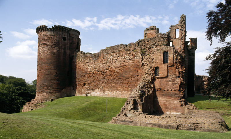 A view of the curtain wall and tower at Bothwell Castle.
