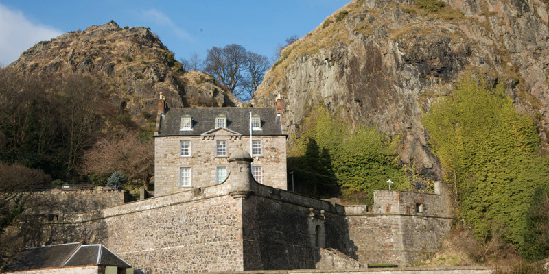 King George’s Battery and the Governor’s House at Dumbarton Castle.