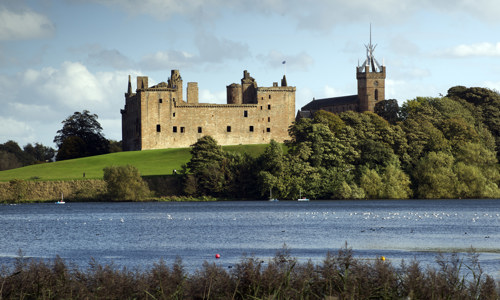 Linlithgow Palace, seen from the otherside of Linlithgow Loch.