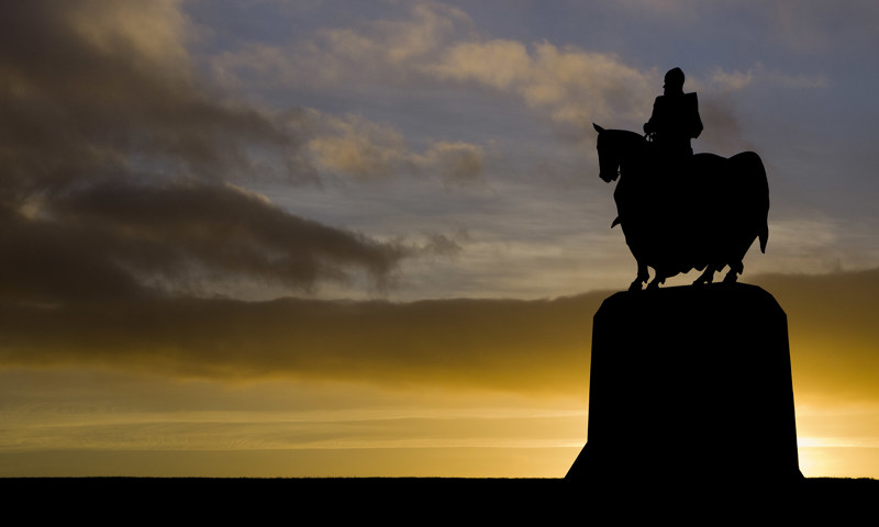 The Robert Bruce memorial at Bannockburn (© Crown Copyright HES)