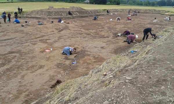 Archaeologists uncover evidence for Scotland’s earliest farming at Dunning in Perthshire