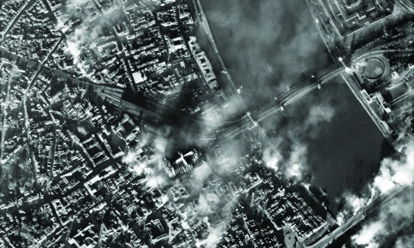 An image of the German city of Cologne from above that can be found in the National Collection of Aerial Photography.