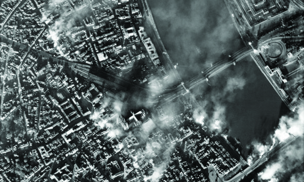 An image of the German city of Cologne from above that can be found in the National Collection of Aerial Photography.