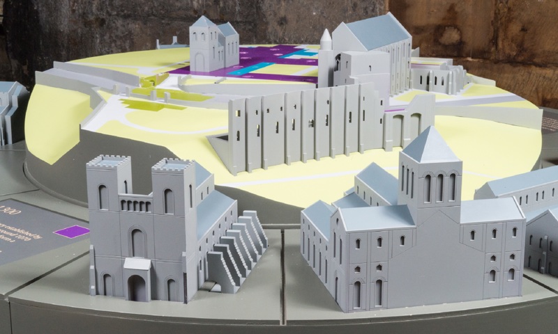 Dunfermline Abbey and interactive model with grey buildings