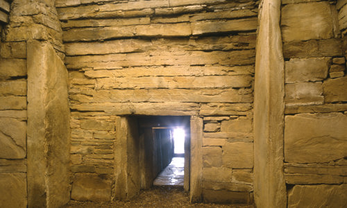 Maeshowe interior, showing the small doorway