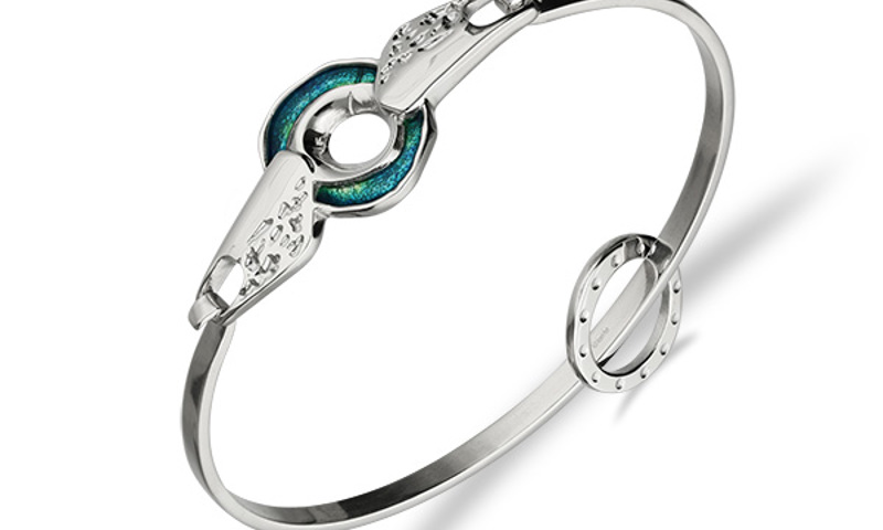 Silver bracelet with turquoise circular gem