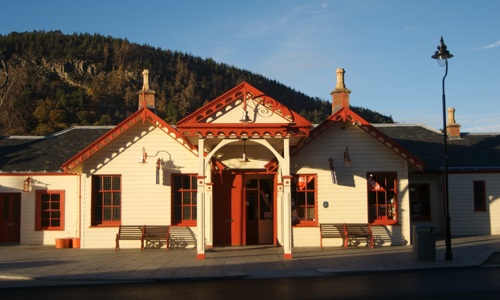 Ballater Train Station with hill in the background