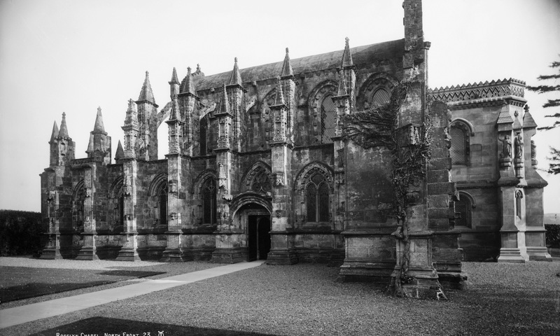 Black and white side image of Rosslyn Chapel