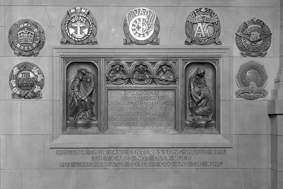 A memorial reading "In honour of all Scotswomen who amid the stress of war sought by their labours sympathy and prayers to obtain for their country the blessings of peace".
