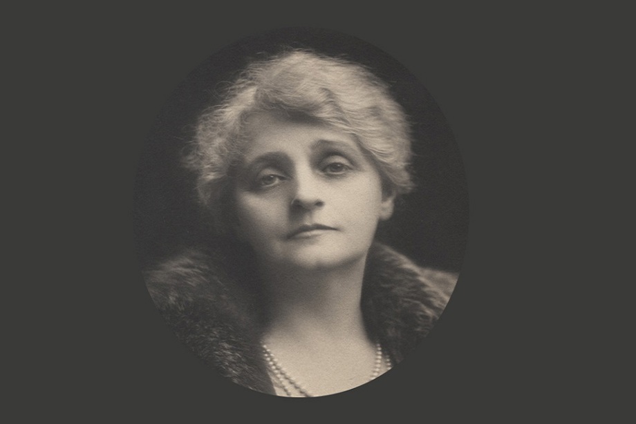 Lady Margaret Moir looking at the camera