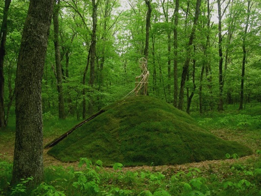 Natural sustainable sculpture in situ for a greener environment