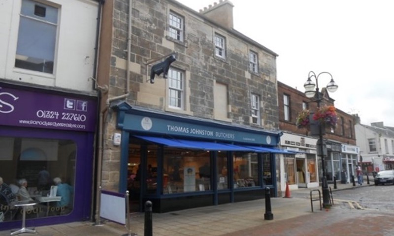 Exterior view of shopfront at 6-8 Cow Wynd, Falkirk after repair