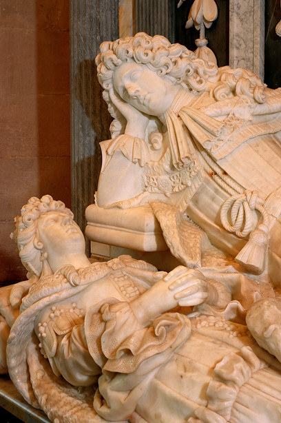 Two marble effigies of two people at rest. Reference no: SC_1157372