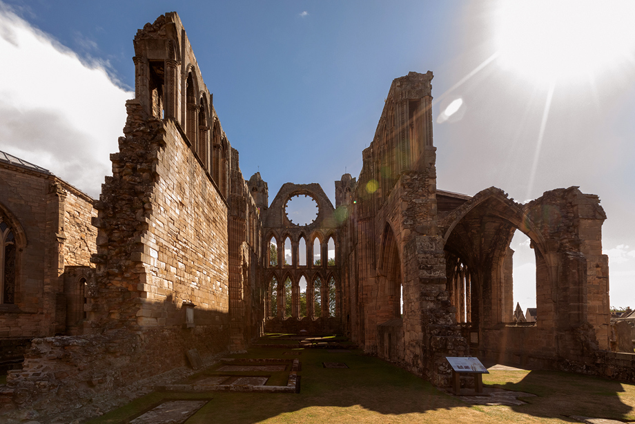 A sandstone cathedral ruin, but with walls clearly defining separate areas. Image reference: 008-000-071-048-R
