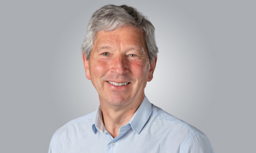 Portrait of HES Board member Simon Hodge